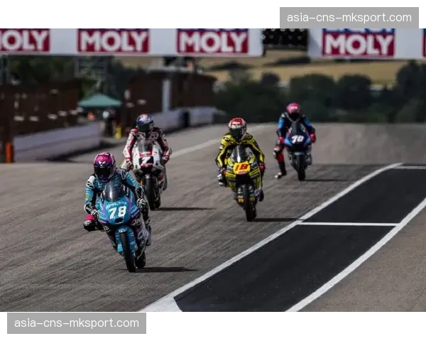 深度战术:解析阿隆索的勒沃库森如何通过阵型流动性控制比赛节奏 深度战术:解析阿隆索的勒沃库森如何通过阵型流动性控制比赛节奏