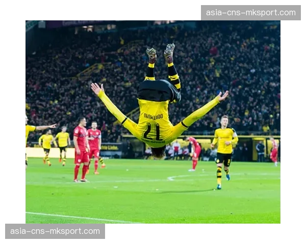 德甲第29轮：斯图加特主场迎战汉堡，稳固欧冠席位关键战